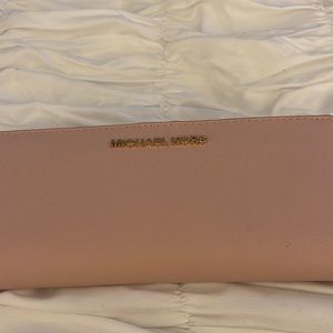 054.Michael kors Wallet
